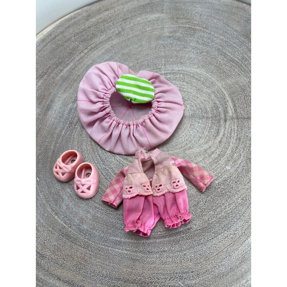 Vintage Kenner Strawberry Shortcake Raspberry Tart Doll Dress Hat and Shoes - Picture 2 of 5